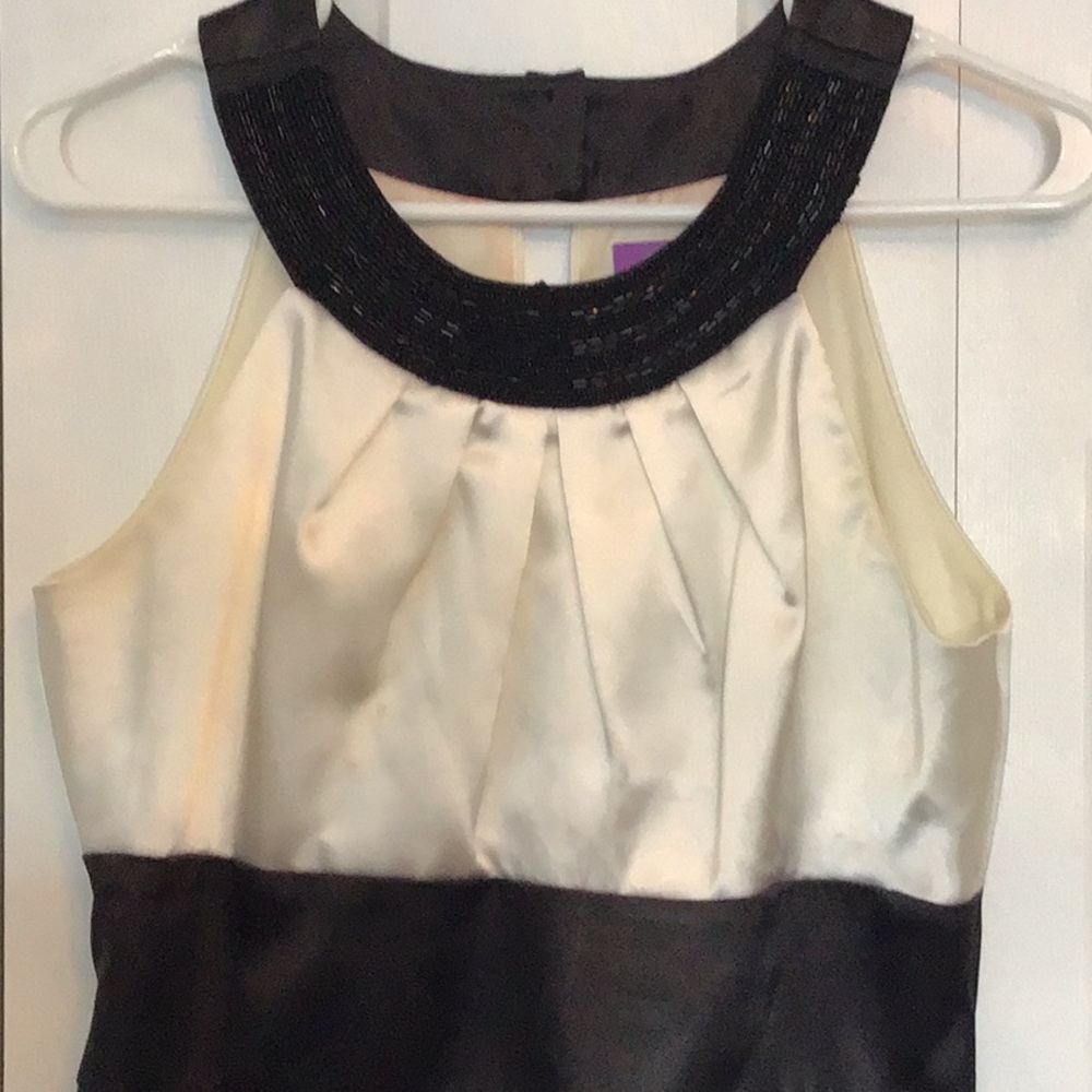 Dress - Picture 3 of 4
